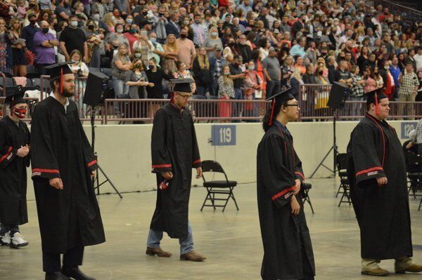 Whitley County High School seniors graduate in in-person ceremony - Vimarsana News