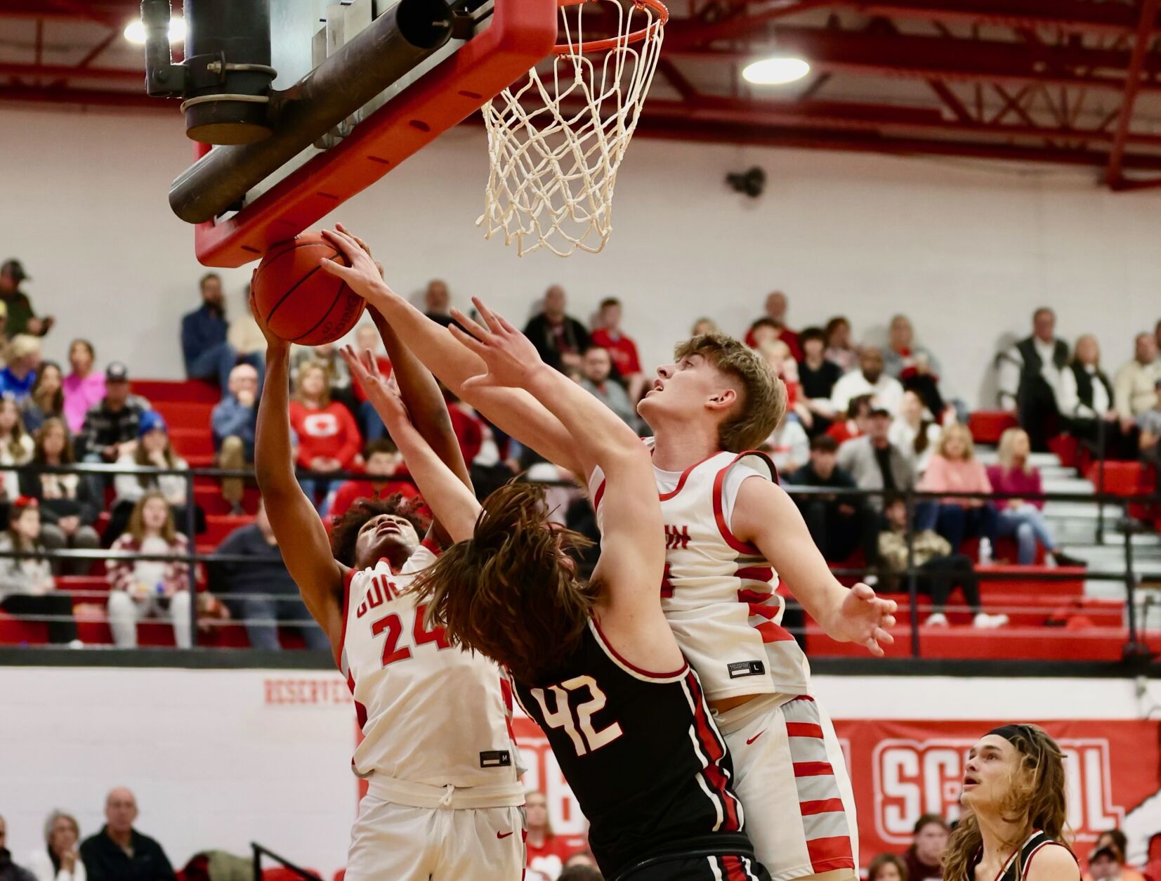 Harlan County holds off Corbin with 59-53 win