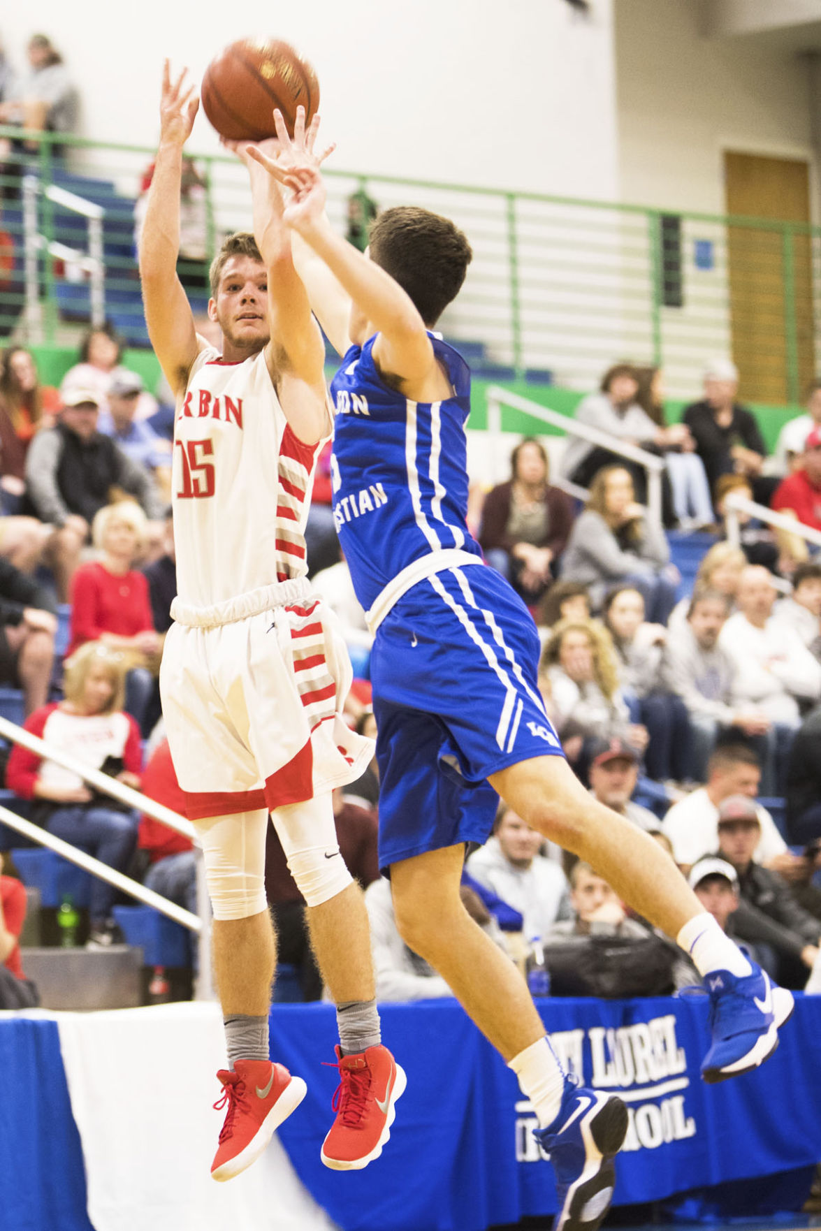 Redhounds pick up 7057 victory in East Jessamine’s Jaguar Classic Sports
