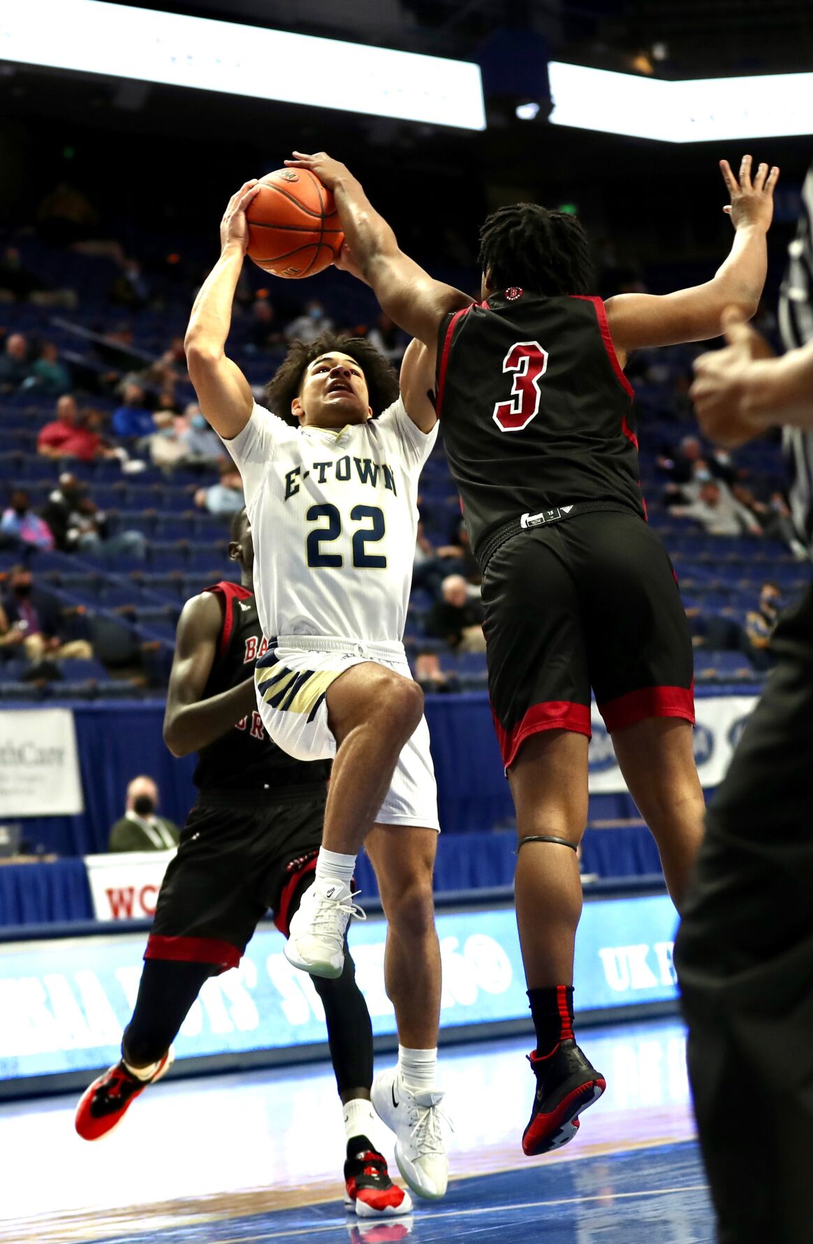 E Town Moves On To State Title Game With 69 53 Win Over Ballard Sports Thetimestribune Com
