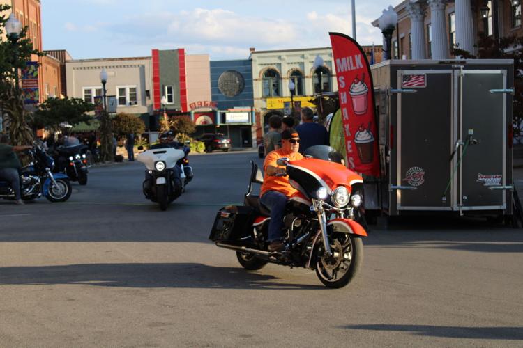 Bikers coming in