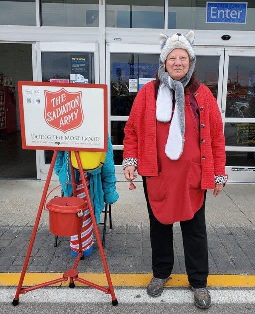 local residents give back as salvation army bell ringers local news thetimestribune com