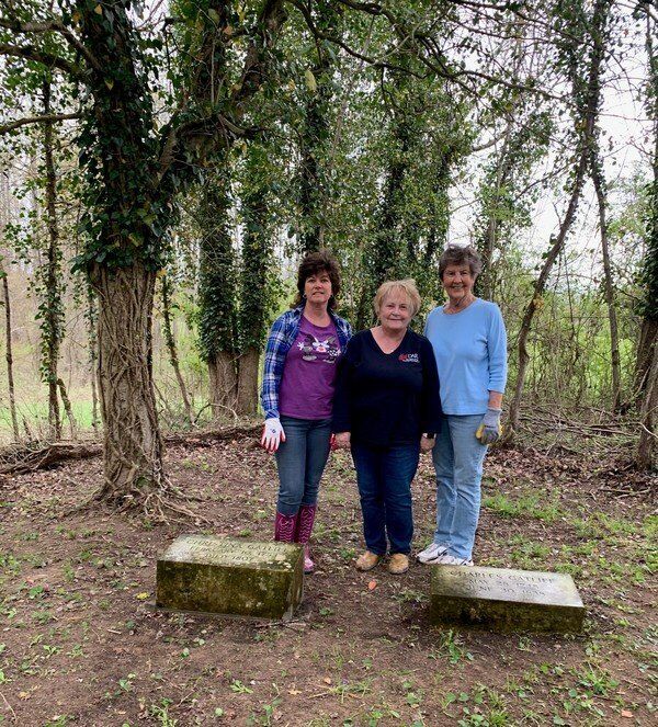 William Whitley Chapter of NSDAR cleans graves of Gatliffs - Vimarsana News