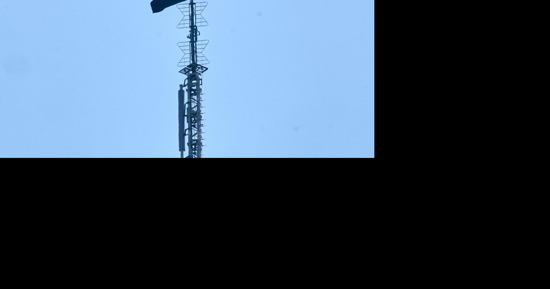 Climber couple arrested after scaling Empire State Building antenna for ...