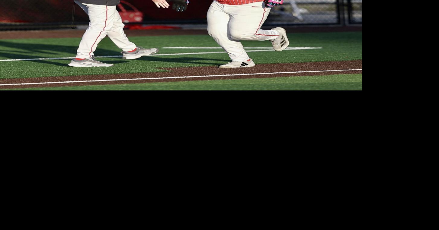 Estep, Freeman connect with long balls while Zachery tosses a gem for ...