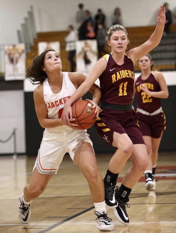 Lady Yellow Jacket seniors shine in final home game of the season
