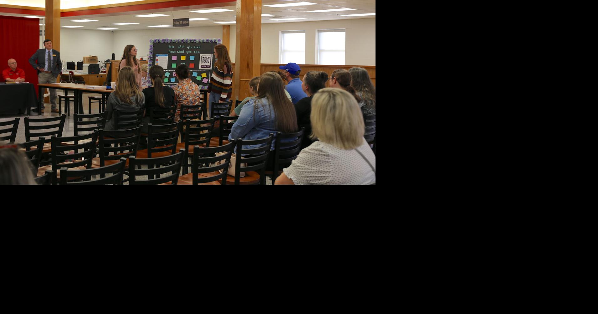 Whitley County school board recognizes WCHS students, counseling