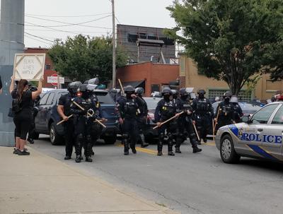 2 Louisville officers shot amid Breonna Taylor protests | News | comicsahoy.com