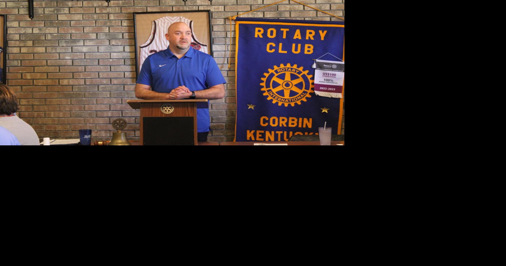 Freeman shares story, promotes 'Lights Out Dinner in the Dark' at ...