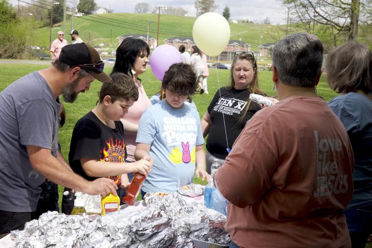 W'burg hosts annual egg hunt at Briar Creek Park | Community ...