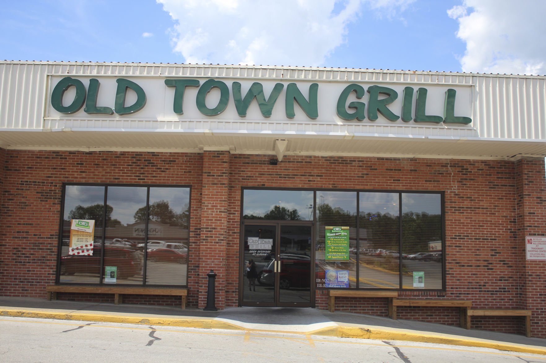 Old Town Grill Has Smokehouse BBQ Burger On The Menu News   5944bfd22643b.image 