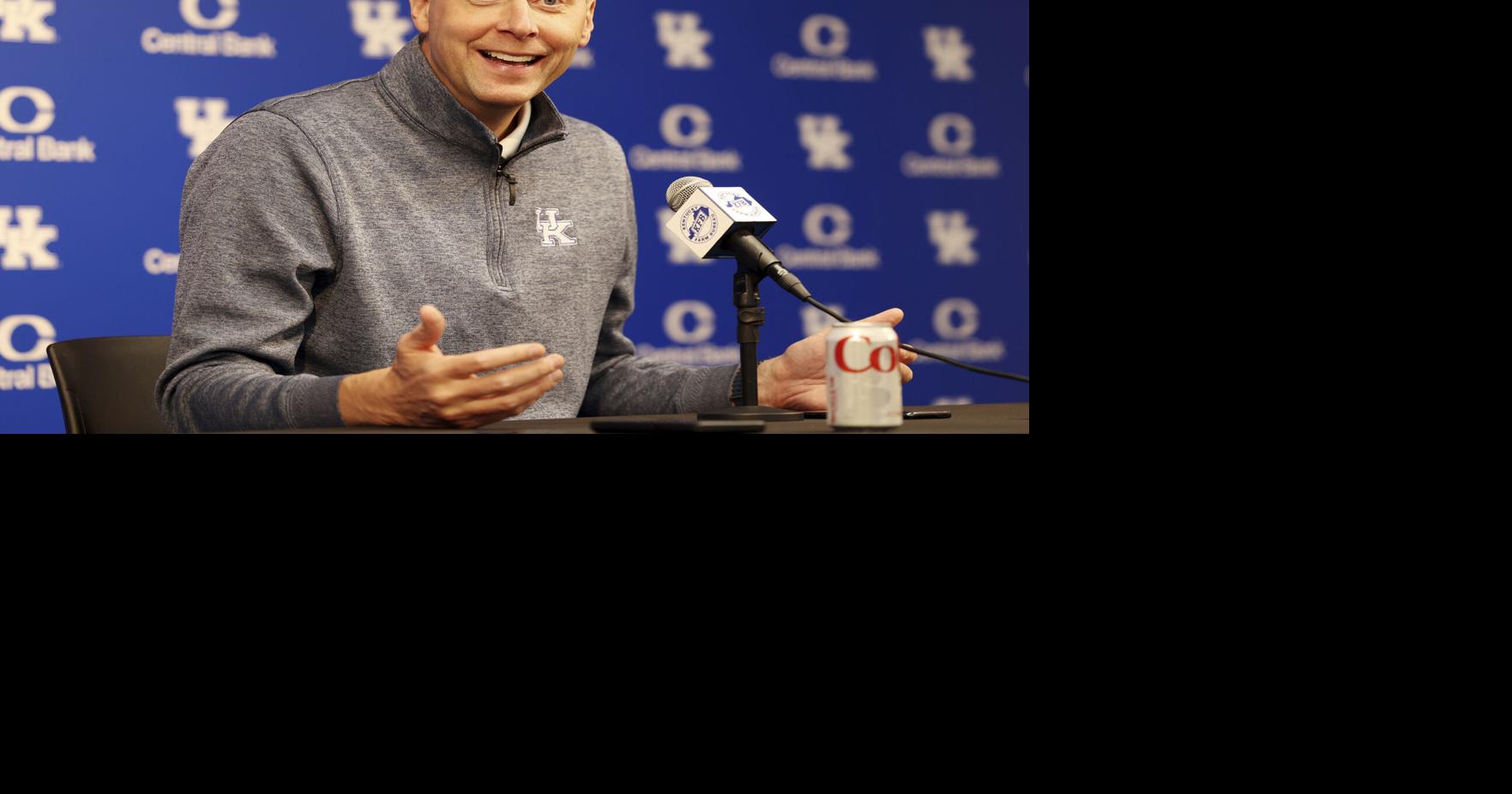 New Kentucky coach Mark Pope shows off letterman-style jacket at media day  | Sports | thetimestribune.com