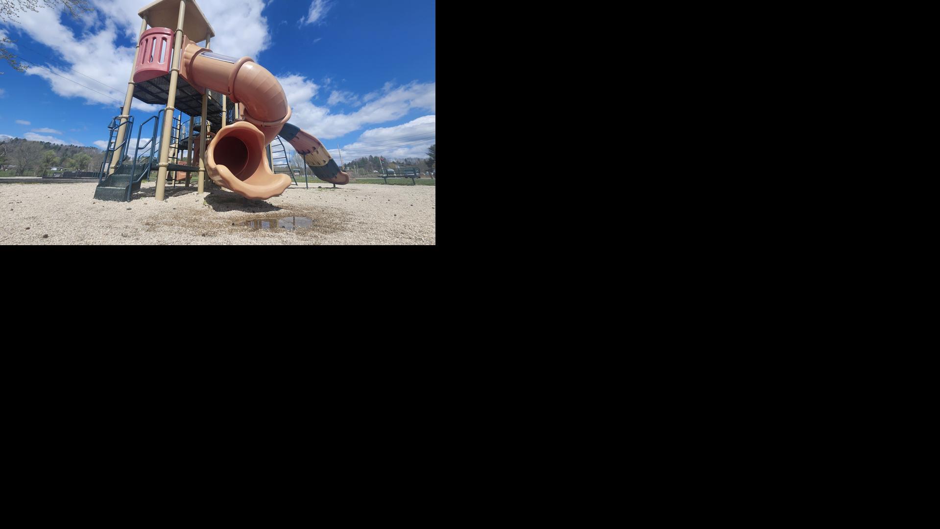 Ralph Stout playground to be auctioned, splash pad discussed