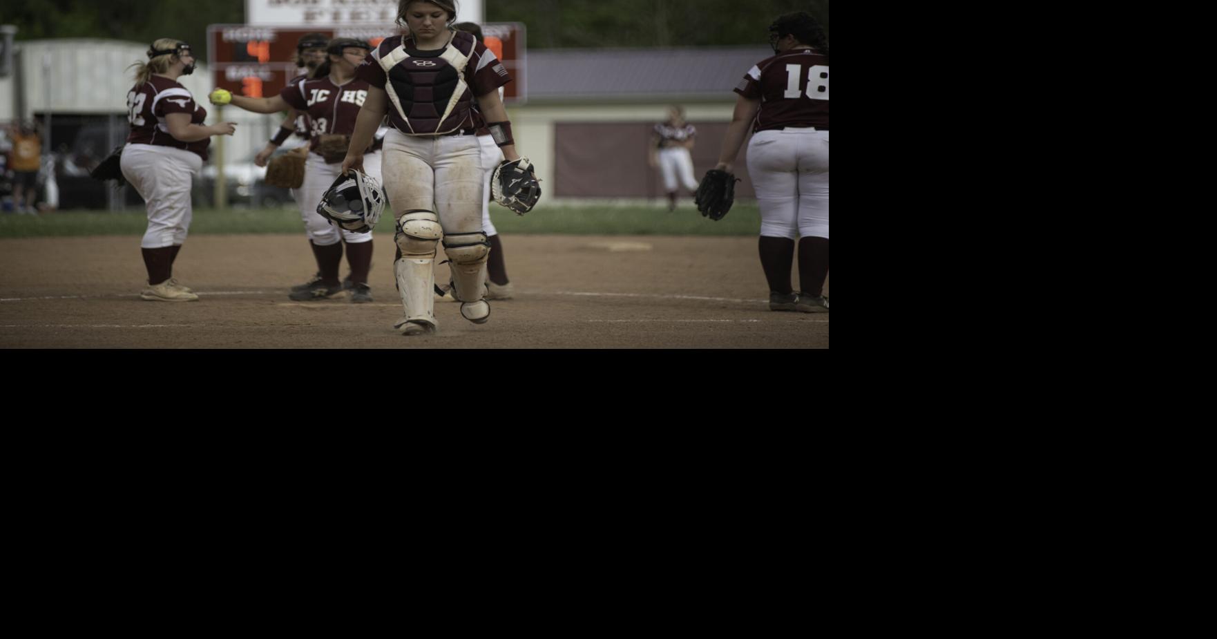 Horns downs Cyclones for end of season win Sports