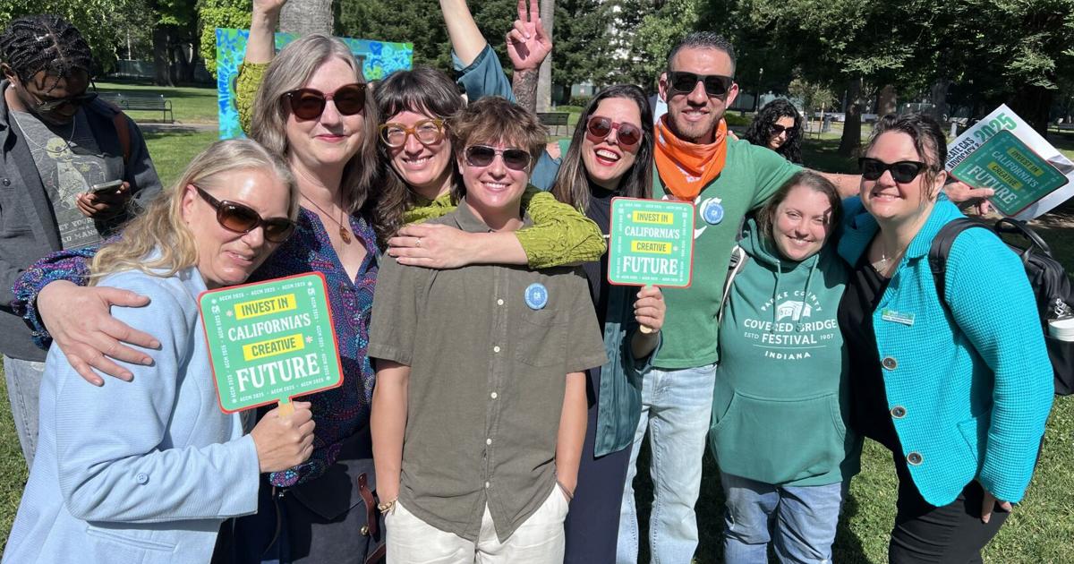 Η κομητεία Νεβάδα εγκαινιάζει τον Μήνα Τεχνών, Πολιτισμού και Δημιουργικότητας της Καλιφόρνια με τοστ της κοινότητας στο Κέντρο Τεχνών