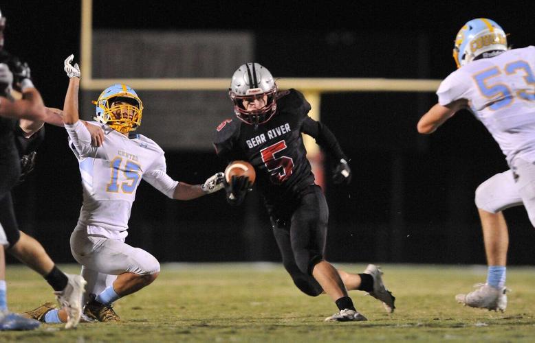 Prep football: Bruins can’t keep up with Cougars