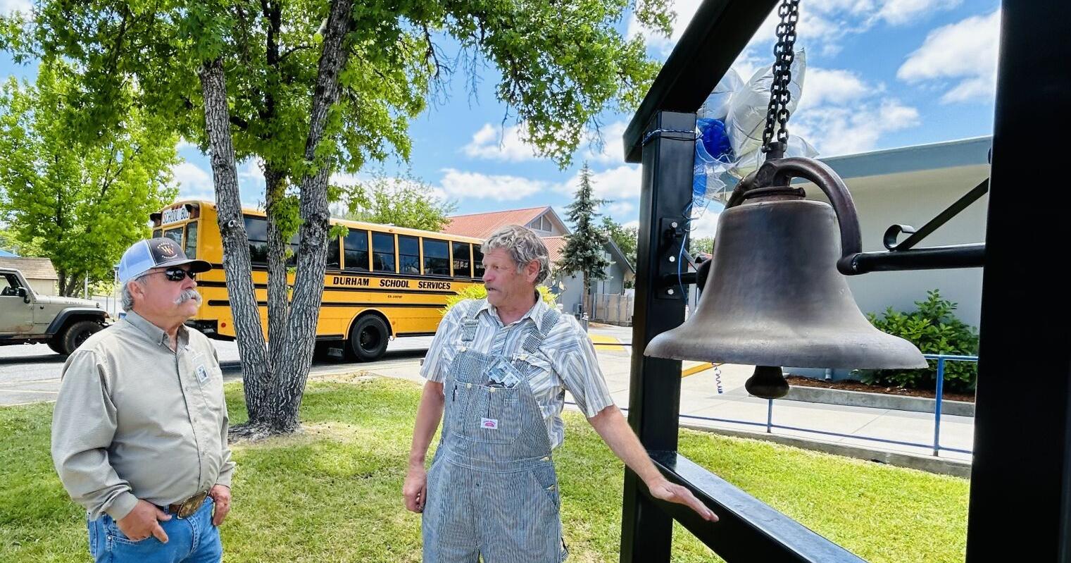 'Everybody knew everybody': Re-dedication of school bell and 50th reunion for Ready Springs graduates (PHOTO GALLERY) | News - Vimarsana News