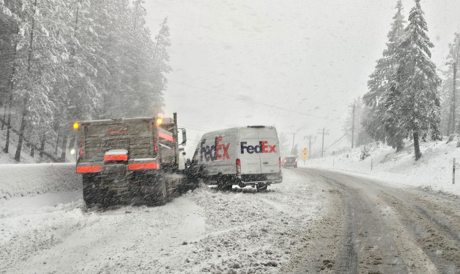 Heavy snow snarls traffic in Nevada County; avalanche traps skiers in ...