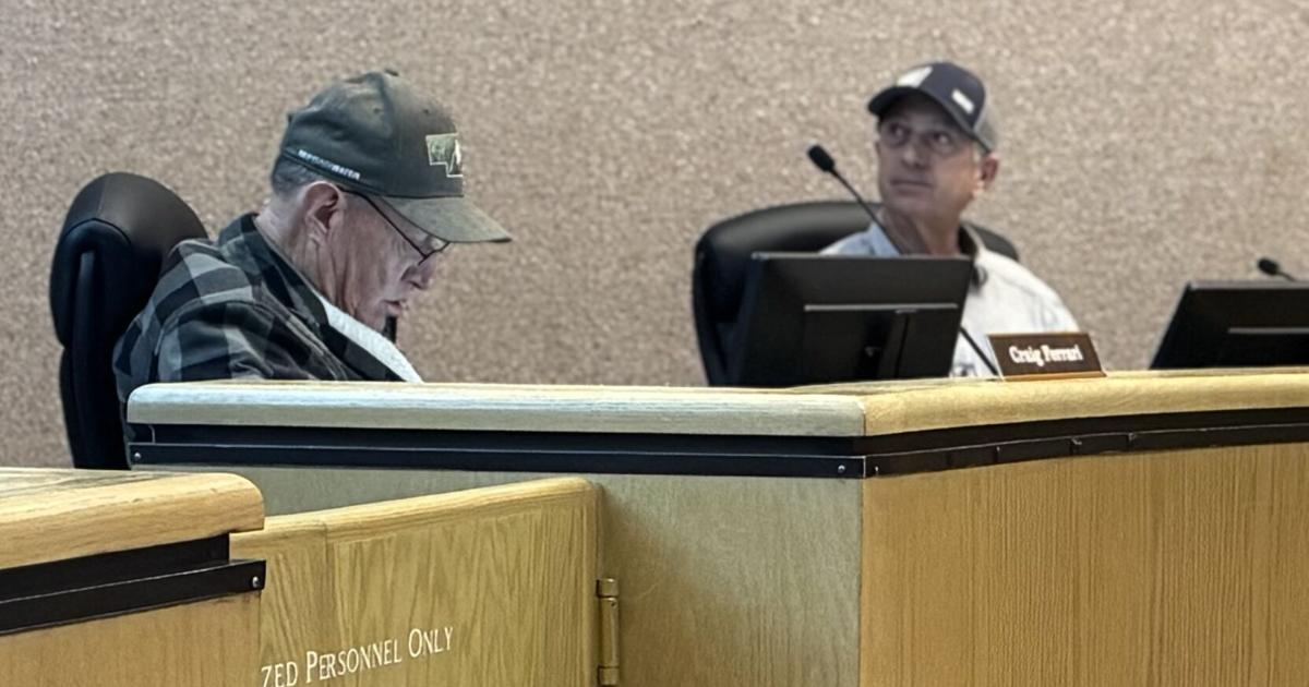 Berkeley Wolves California Wolf Project meets with local wildlife commission: UC ...