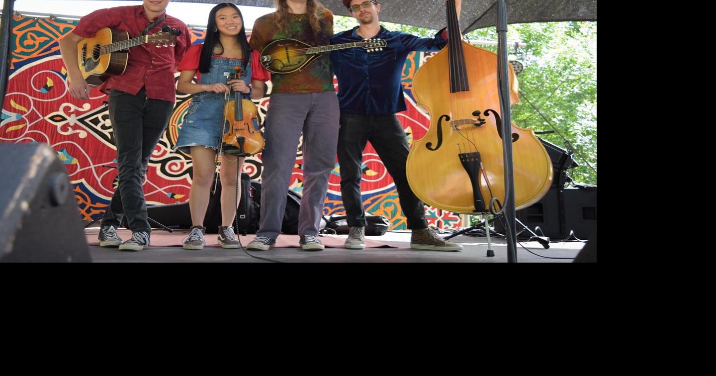 Broken Compass Bluegrass plays Creekside at Wild Eye Entertainment