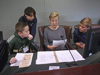 Middle schoolers learn more about local government