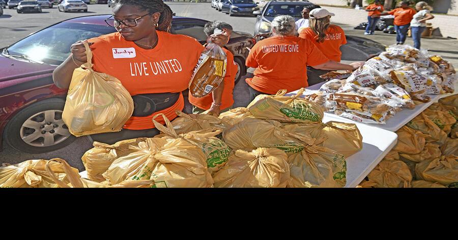 Thanksgiving drives put meals on tables