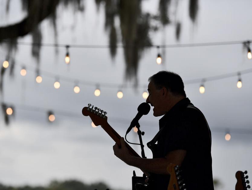 Enjoy entertainment with your next meal