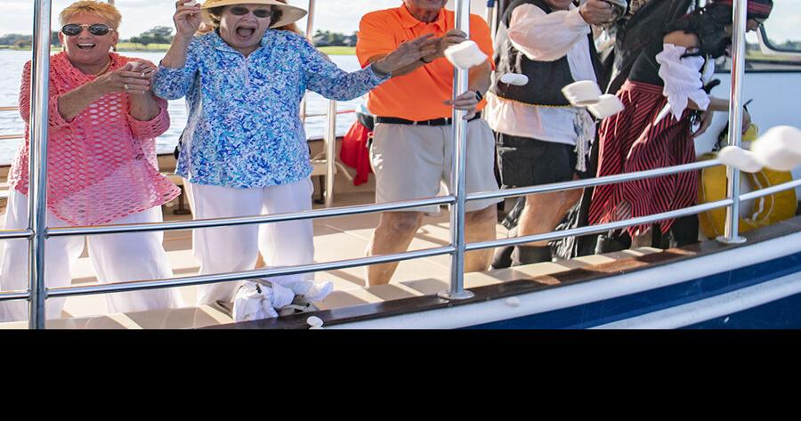 Pirates take over Lake Sumter with boat rides