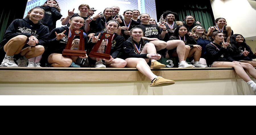 Buffalo lifters sweep region 3-1A crowns