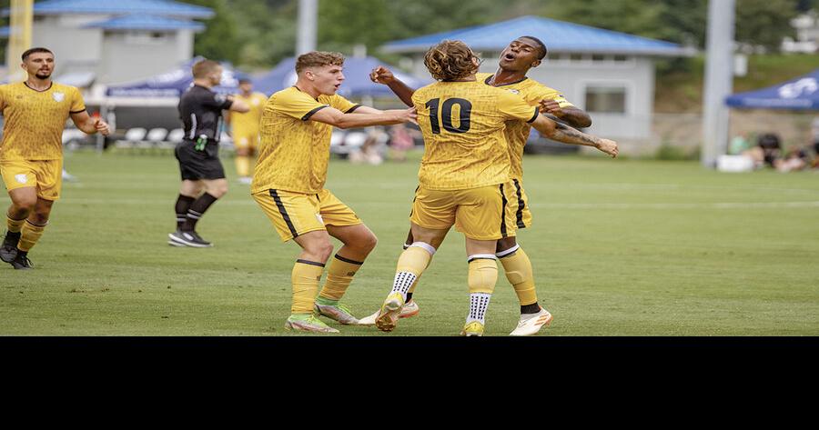 Mauro lifts Buffalo into semifinal round