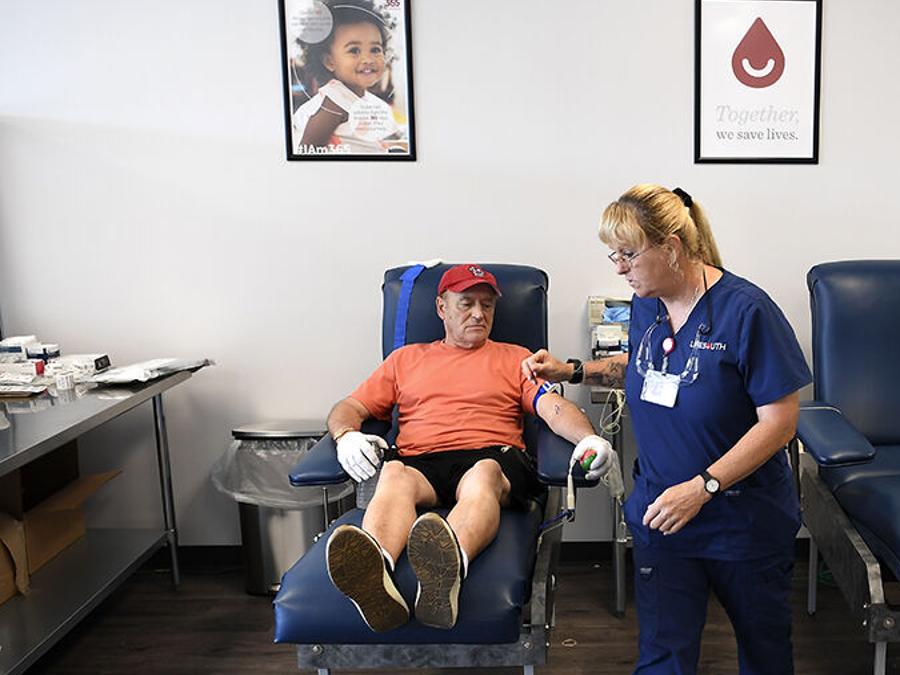 How to win a trip to Super Bowl LIV by donating blood