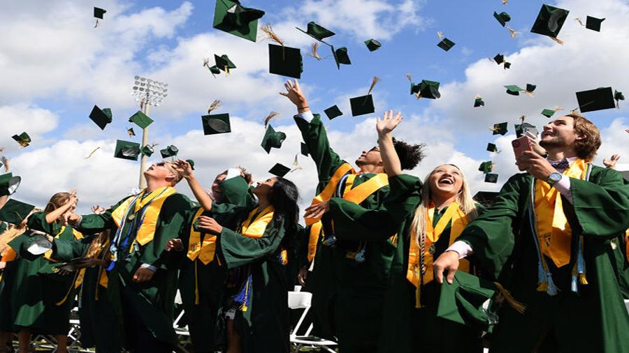Vhs Class Of 21 Soars Toward Life S Next Chapter News The Villages Daily Sun Thevillagesdailysun Com