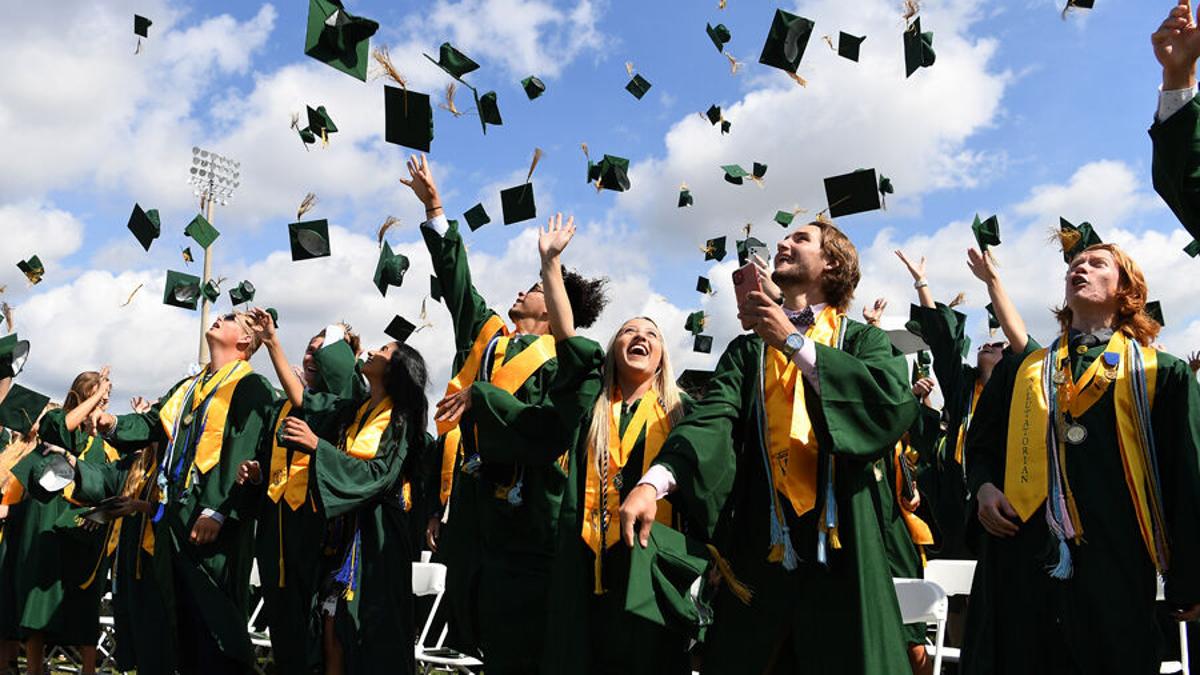 Vhs Class Of 21 Soars Toward Life S Next Chapter News The Villages Daily Sun Thevillagesdailysun Com Vhs Class Of 21 Soars Toward Life S Next Chapter News The Villages Daily Sun Thevillagesdailysun Com