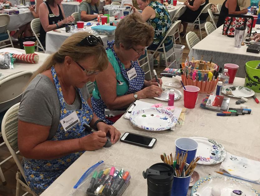 Club turns rocks into works of art