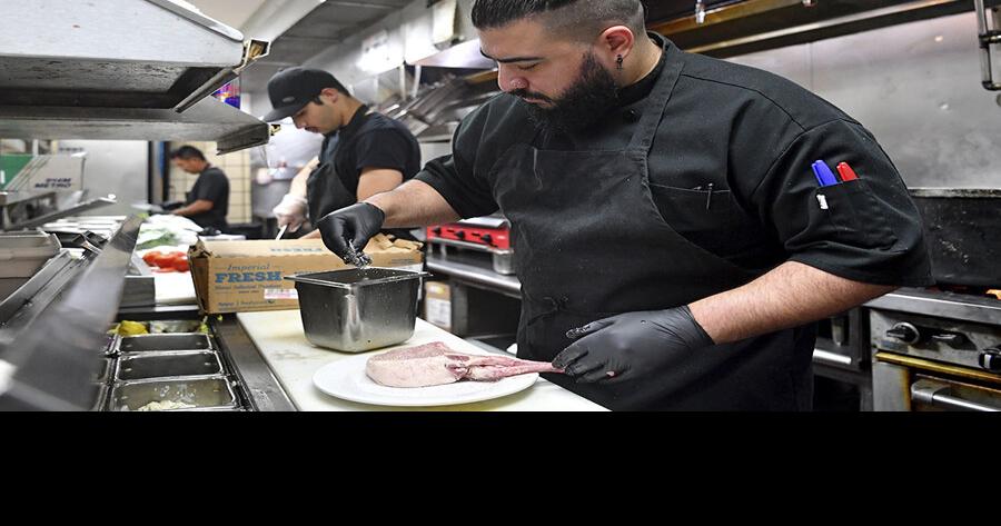 Country clubs a place to both dine and play