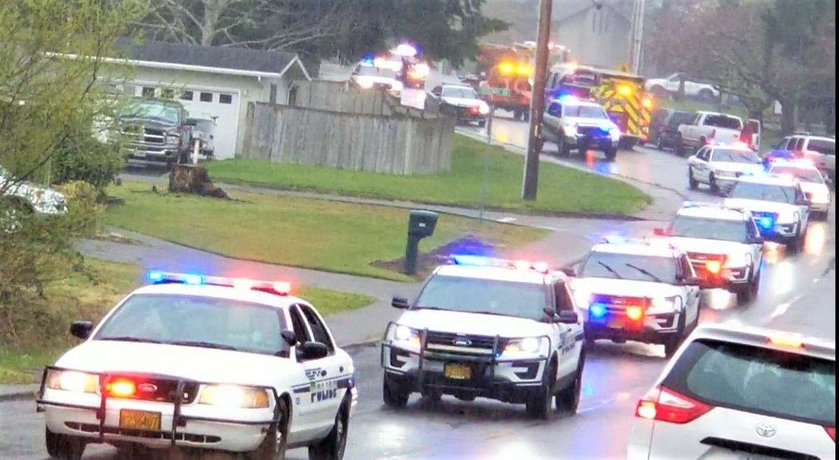 Reedsport law enforcement offer support to essential workers Local