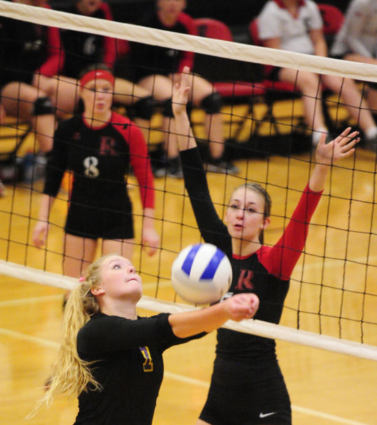 Marshfield at Reedsport Volleyball Photo Collections