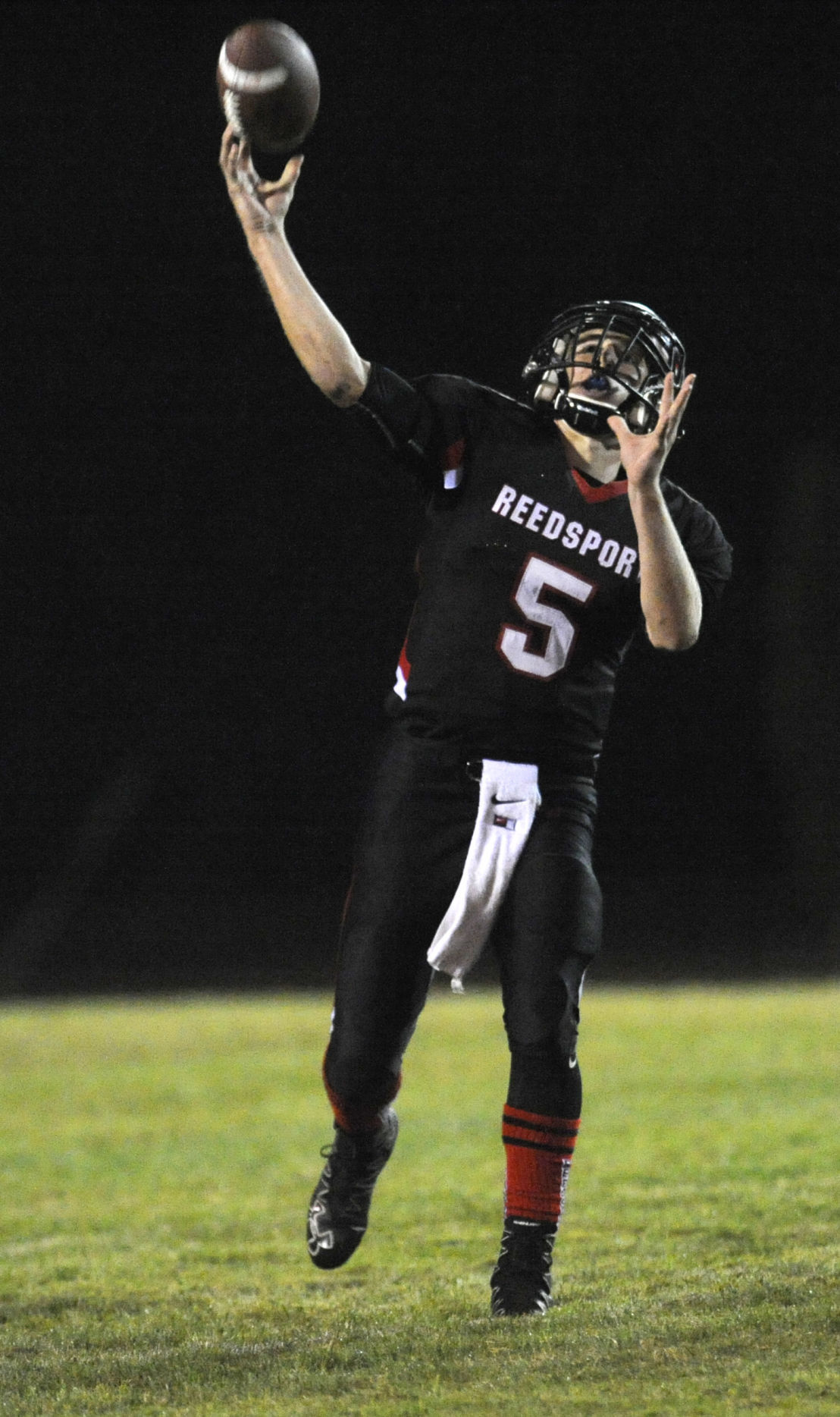 Reedsport vs. Gaston Football | Photo Collections | theworldlink.com