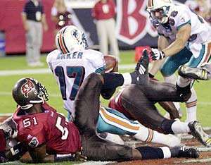 14 Oct 2001: Ray Lucas of the Miami Dolphins before the Dolphins