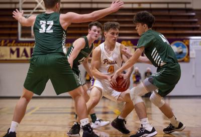 North Marion Boys Top Marshfield Local Sports Theworldlink Com