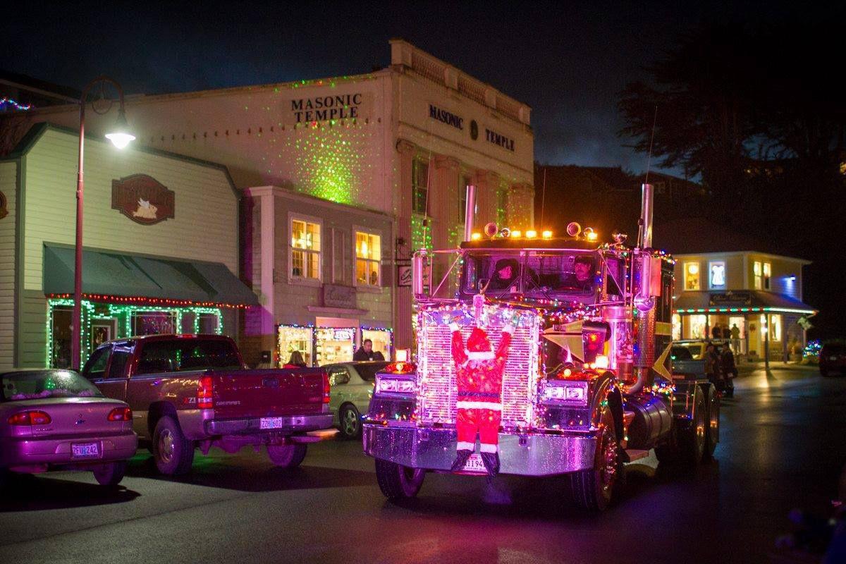 Holiday Light Parade in Old Town Bandon is Dec. 8 Entertainment