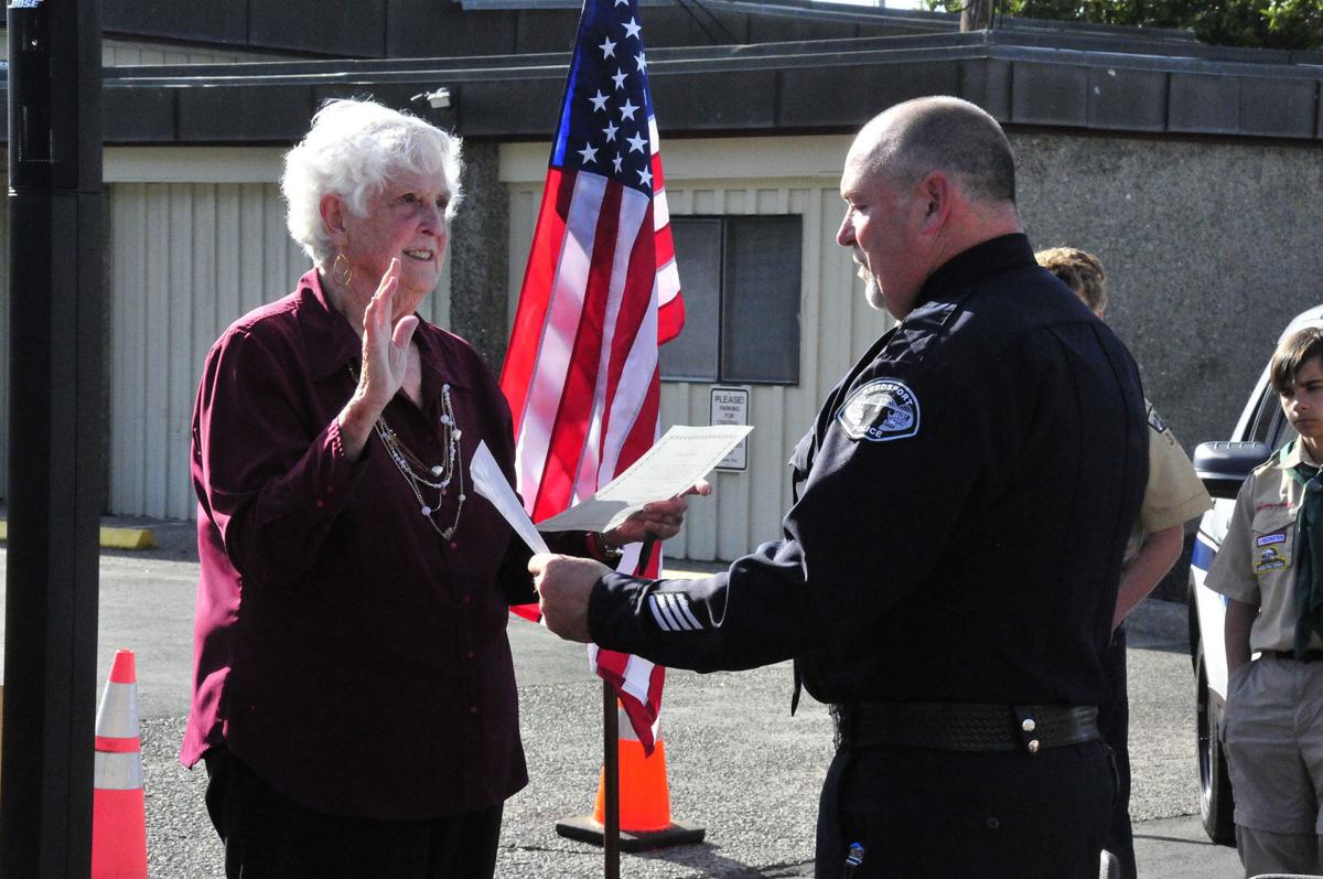 Matt Smart sworn in as Reedsport police chief before community News