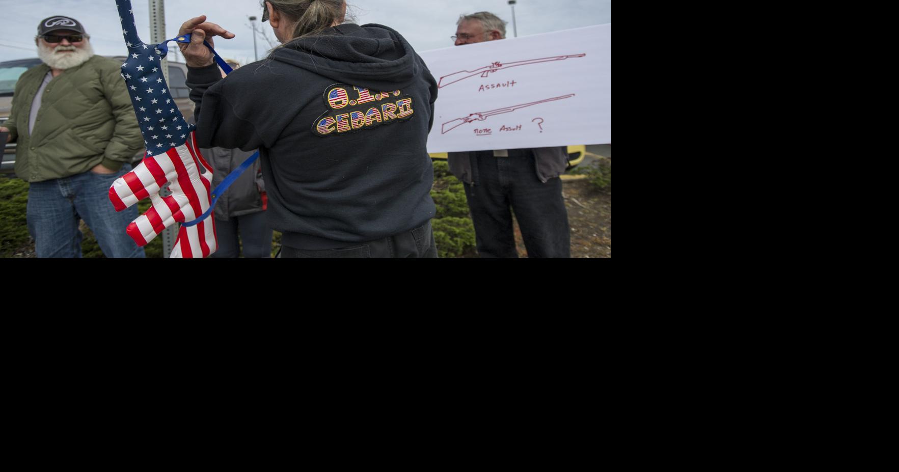 Gun rights activists hold second amendment rally | Local News ...