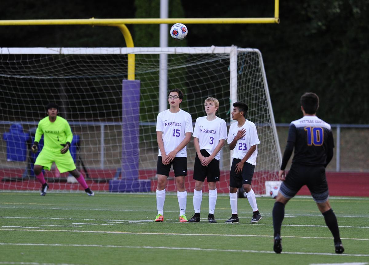 Cottage Grove downs Marshfield, 6-1