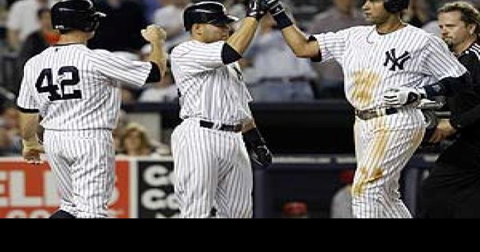 Jeter saves Yankees with homer in ninth