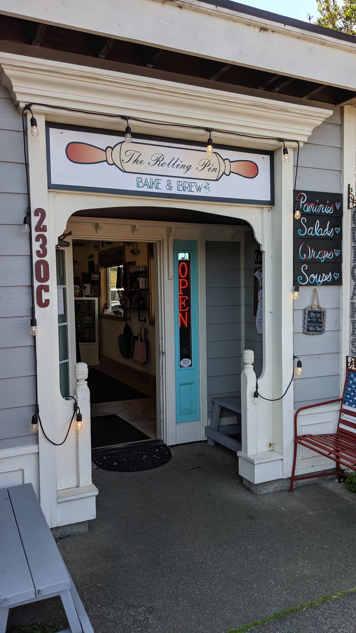 Rolling Pin Bake & Brew worth finding in Old Town Bandon Cuisine