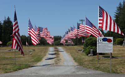 Volunteers Plan To Put Flags In Cemeteries On Veterans Day Bandon News Theworldlink Com
