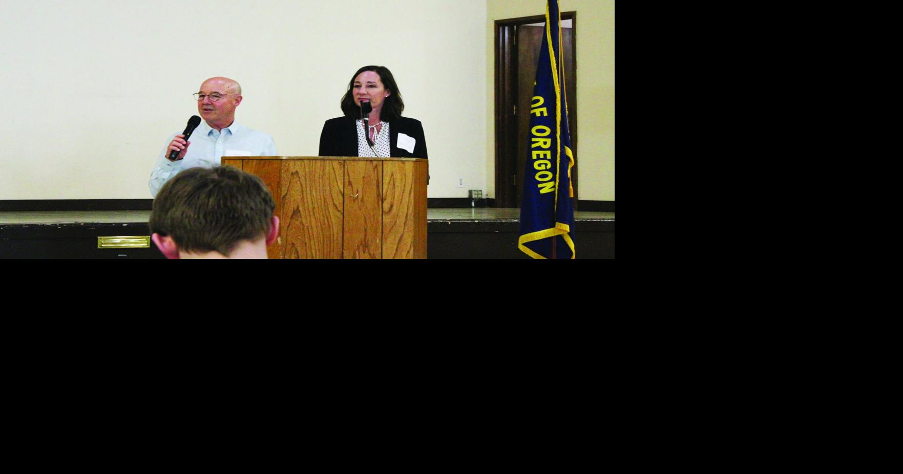 Senator Merkley and Congresswoman Hoyle visit for annual town hall tour