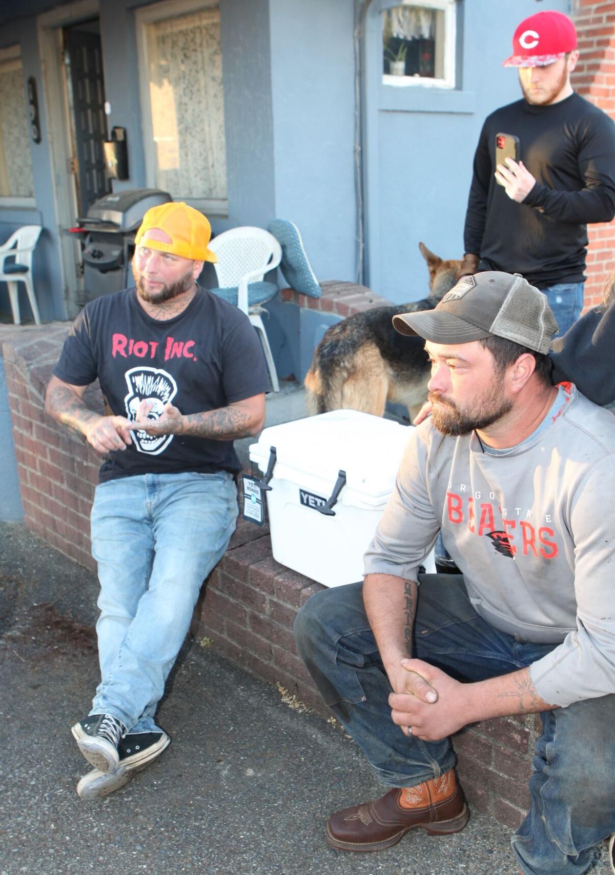 Hundreds Turn Out To Stop Rumored Riot Local News Theworldlink Com