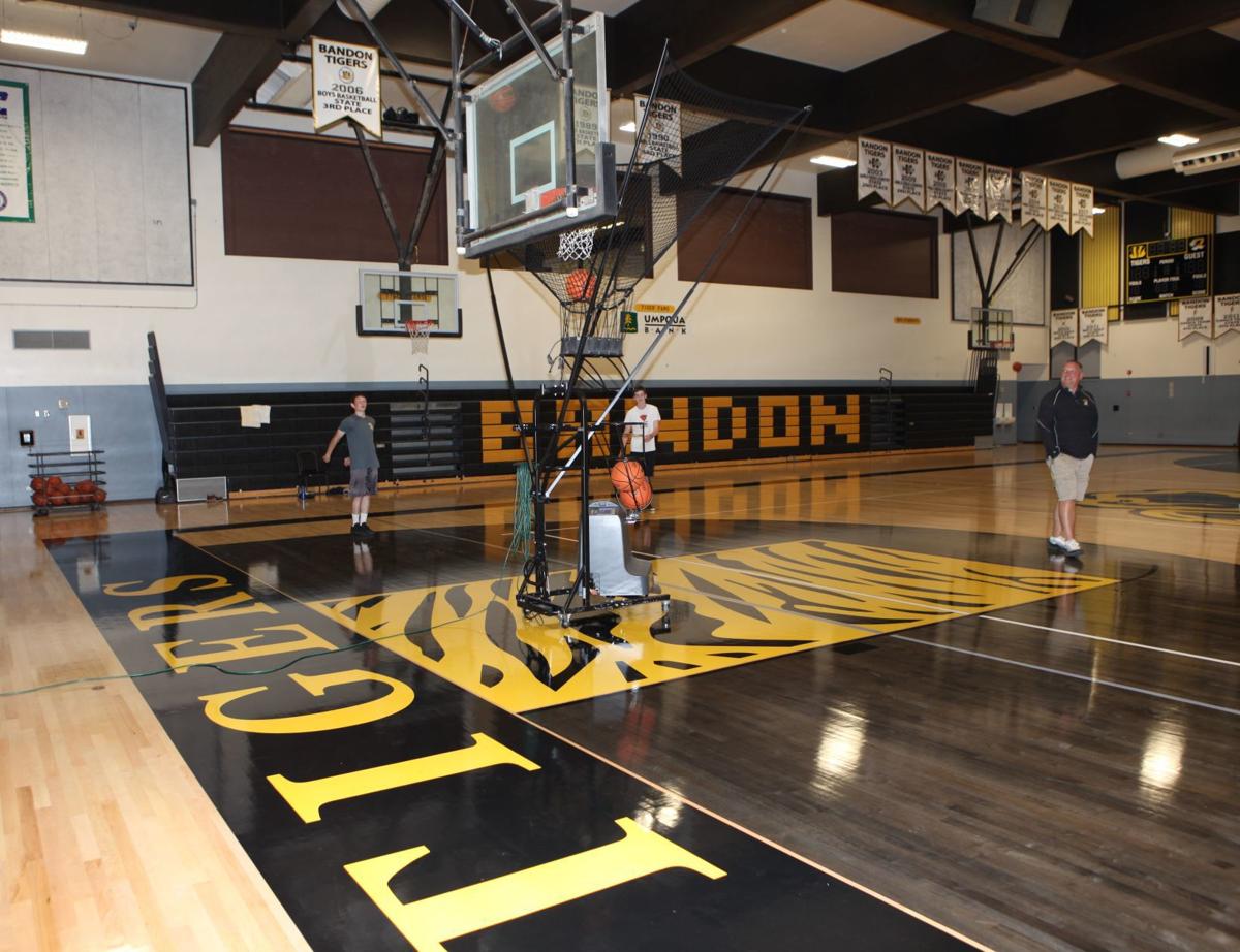 Bandon High School Gets A New Gym Floor Sports Theworldlink Com